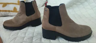 Botines bota Mustang Marrones y Negros