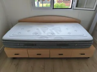 Cama con somier y colchón