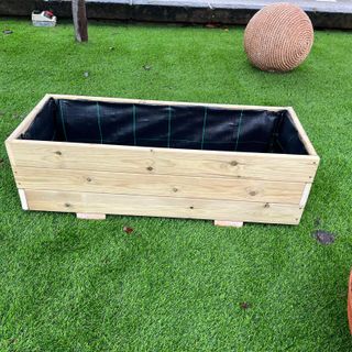 Jardinera de madera para exterior