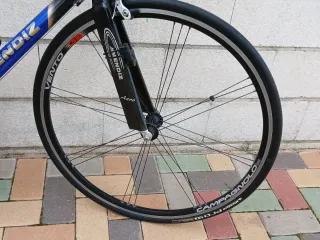 Bicicleta de carretera Mendiz