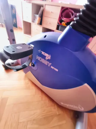 Bicicleta estática con pantalla digital