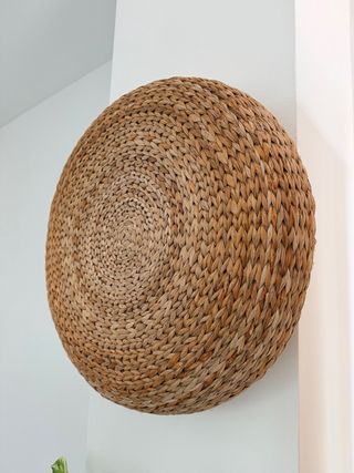 Puf redondo de mimbre