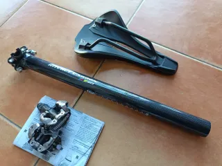 Lote ciclismo: sillín, tija y pedales