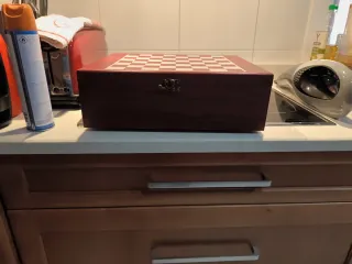 Caja Madera Ajedrez y Bodega Vinos