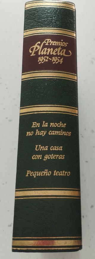 LOTE PREMIOS PLANETA, PRECINTADO