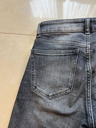 Pantalón Campana Gris Pull&Bear Talla 32