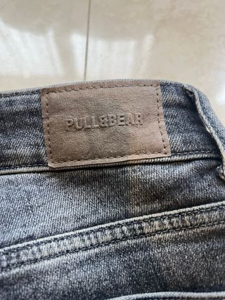 Pantalón Campana Gris Pull&Bear Talla 32