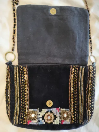 Bolso étnico bordado y con abalorios
