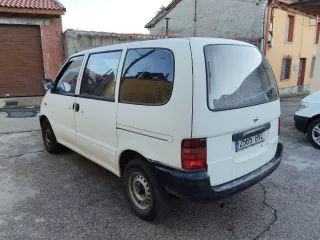 Nissan Vanette 2002