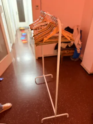 Perchero 1m x 1.5m + 30 perchas