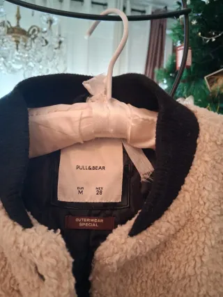 Chaqueta Beisbolera Pull&Bear Beige Negra