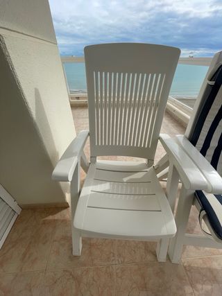 Conjunto mesa y 6 sillas exterior resina.