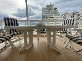 Conjunto mesa y 6 sillas exterior resina.