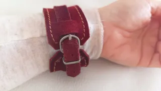 Pulsera brazalete ante ajustable roja