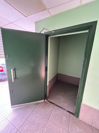 Puerta insonorizada discoteca, interior/exterior.