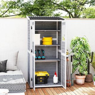 Capanno Porta Herramientas De Jardín De Madera De Abeto Con 2 Ventanas Y Estantes Regulables, Caseta De Herramientas De Jardín Con Cerradura, Techo A Dos Aguas Para Patio Terraza, 91X69X192Cm, Gri...