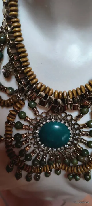 Collana donna etnica con pietre verdi e turchesi