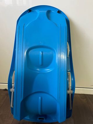 Trineo de nieve azul