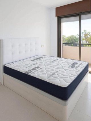 Canapé y Colchón Blanco