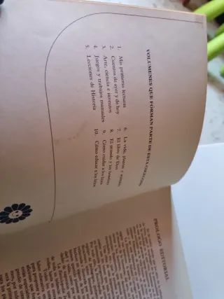 Dos libros enciclopedia Infantil