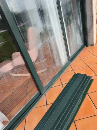 Ventana aluminio con persiana