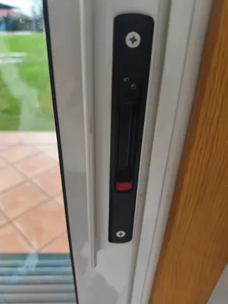 Ventana aluminio con persiana