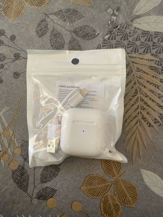 Auriculares inalámbricos blancos