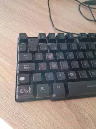Teclado Gaming Strike Me Negro