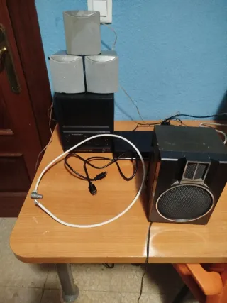 TV con DVD, CD, USB, SD JVC