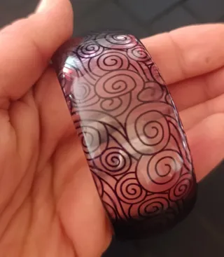 Pulsera transparente y morada Diseño de Espirales