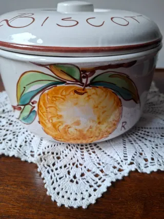 Biscottiera in ceramica con disegno mela