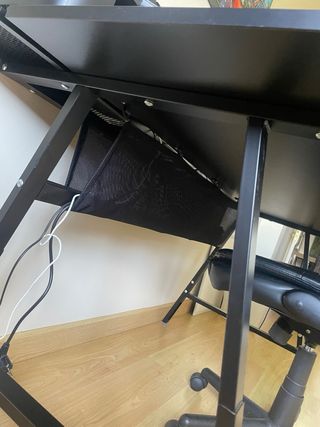 Amplia mesa de oficina negra