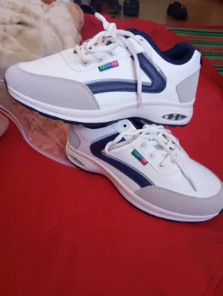 Zapatillas deportivas blancas y grises N40