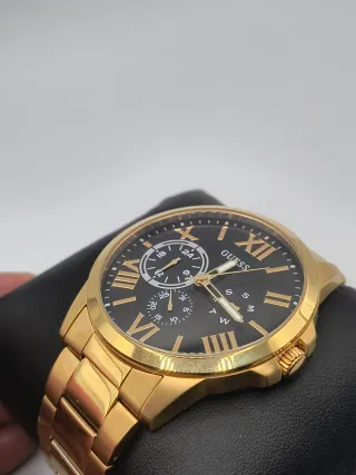 Reloj Guess Dorado y Negro