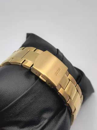 Reloj Guess Dorado y Negro