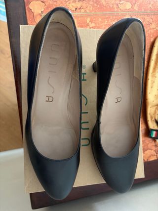 Scarpe UNISA donna nere tacco