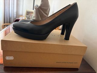 Scarpe UNISA donna nere tacco