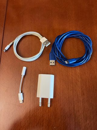 Cables y cargador iPhone