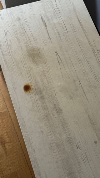 Mesa centro elevable madera clara.