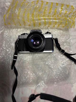 Cámara Minolta Vintage Plata y Negra