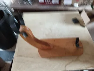 Jamonero de madera y metal
