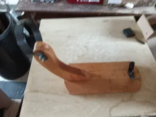 Jamonero de madera y metal