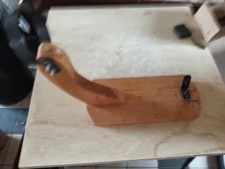 Jamonero de madera y metal