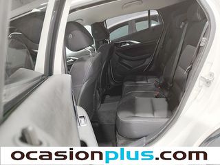 Infiniti Q30 1.6T Premium 90 kW (122 CV)