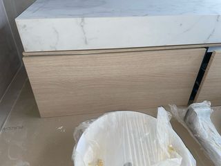 Conjunto de baño Lavabos, encimera y mueble.