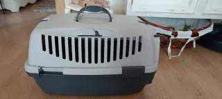 Transportín para gato gris y negro