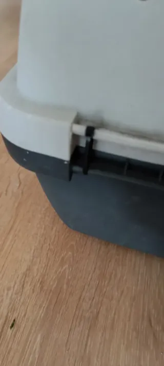 Transportín para gato gris y negro