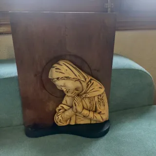 Virgen antigua de madera y cerámica