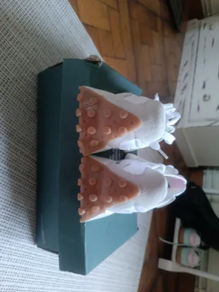 Zapatillas New Balance Blancas y Rosas