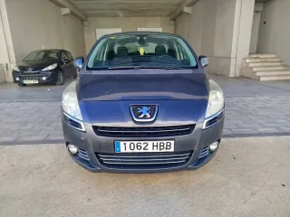 Peugeot 5008 2012